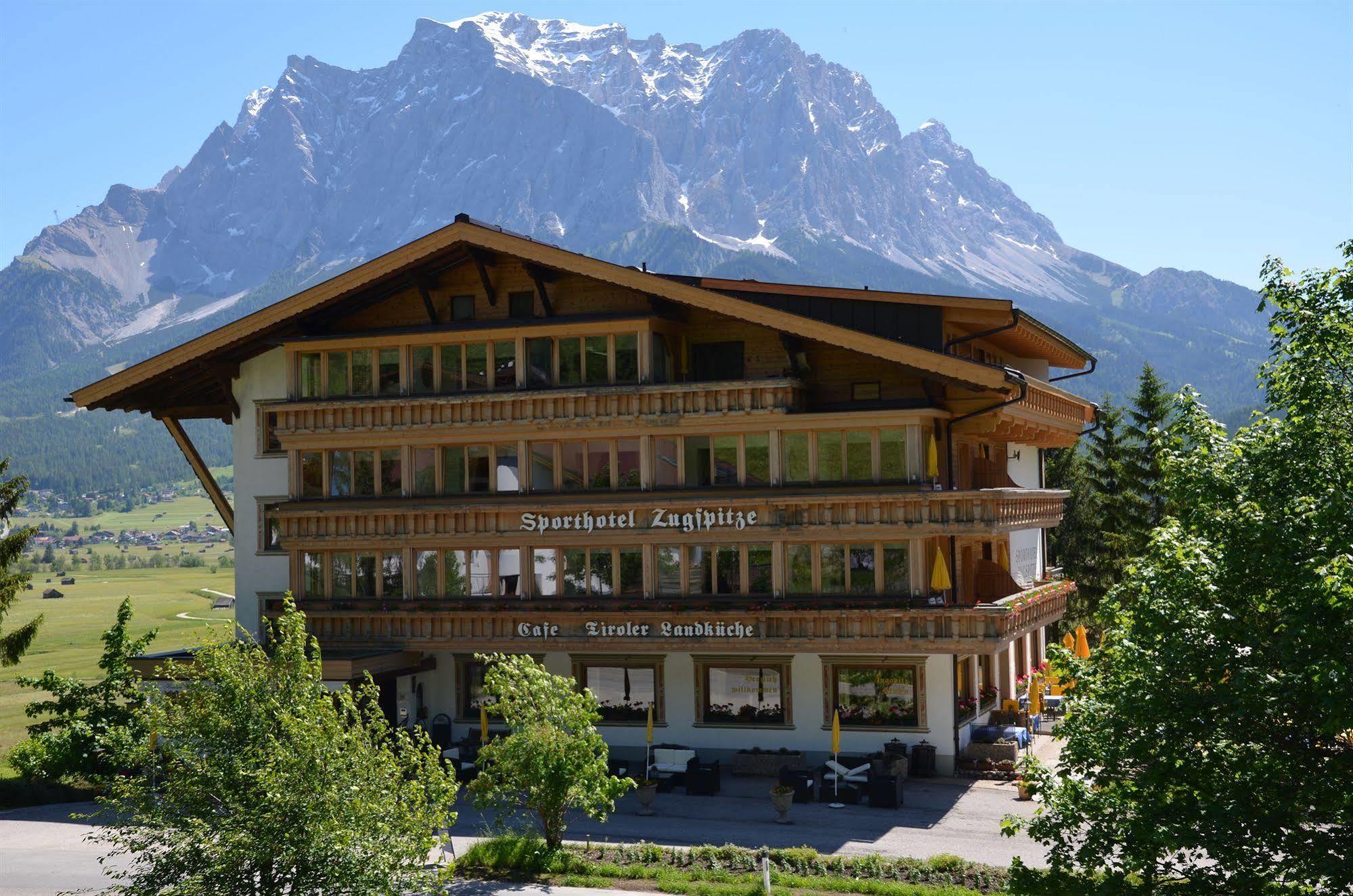 Sporthotel Zugspitze Lermoos Zewnętrze zdjęcie